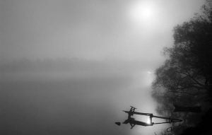 Jezioro Czos i poranna mgła